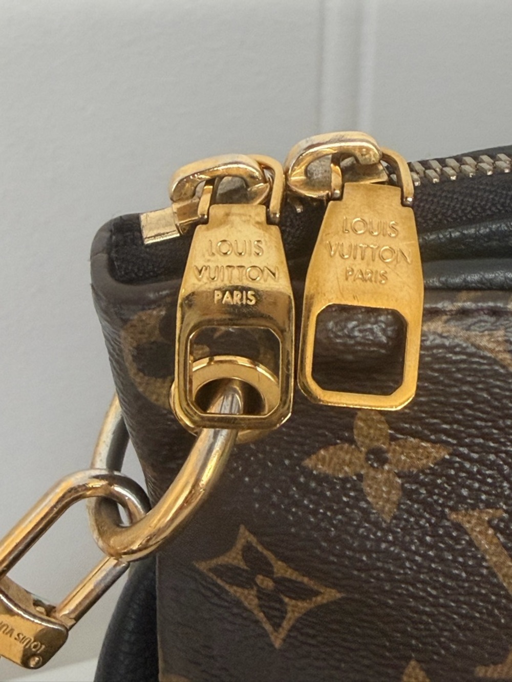 Authentic Louis Vuitton Pallas Tote - Picture 4 of 16
